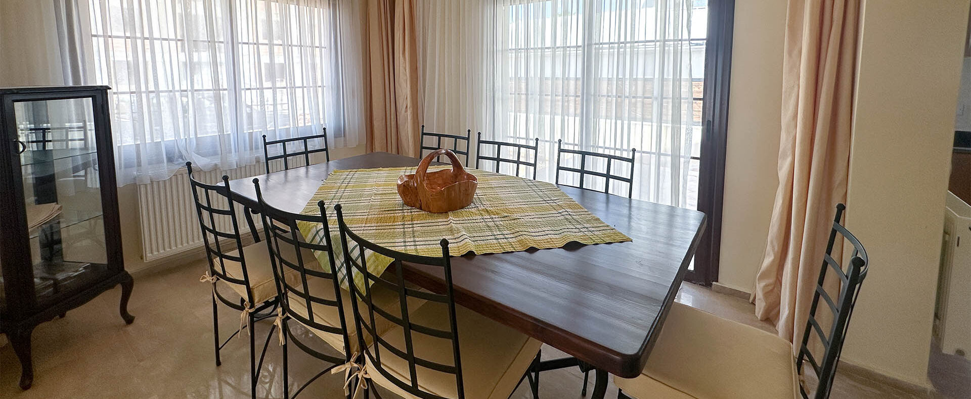 Kıbrıs İskele Bahçeler Satılık 3+1 Bahçeli Villa