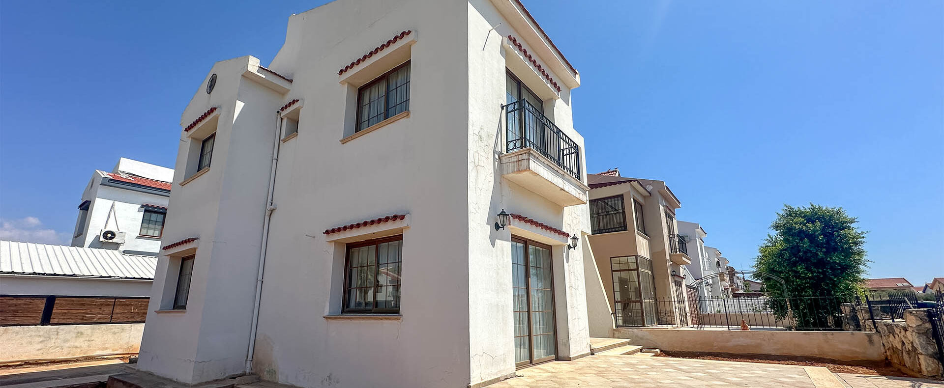 Kıbrıs İskele Bahçeler Satılık 3+1 Bahçeli Villa