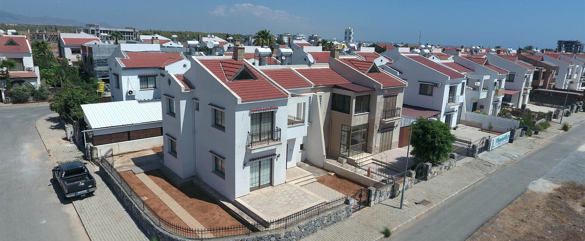 Kıbrıs İskele Bahçeler Satılık 3+1 Bahçeli Villa