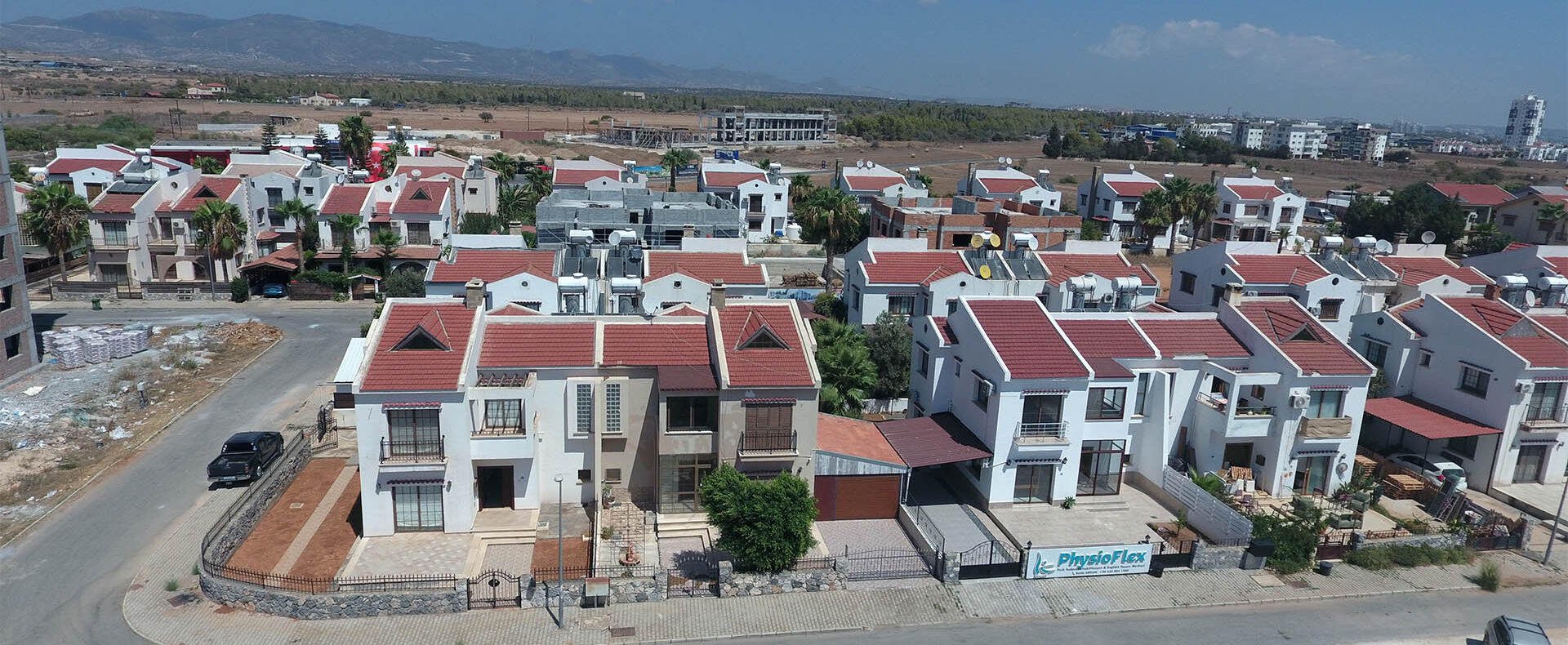 Kıbrıs İskele Bahçeler Satılık 3+1 Bahçeli Villa