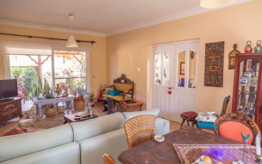 Girne Çatalköy’de Satılık Deniz ve Dağ Manzaralı Villa