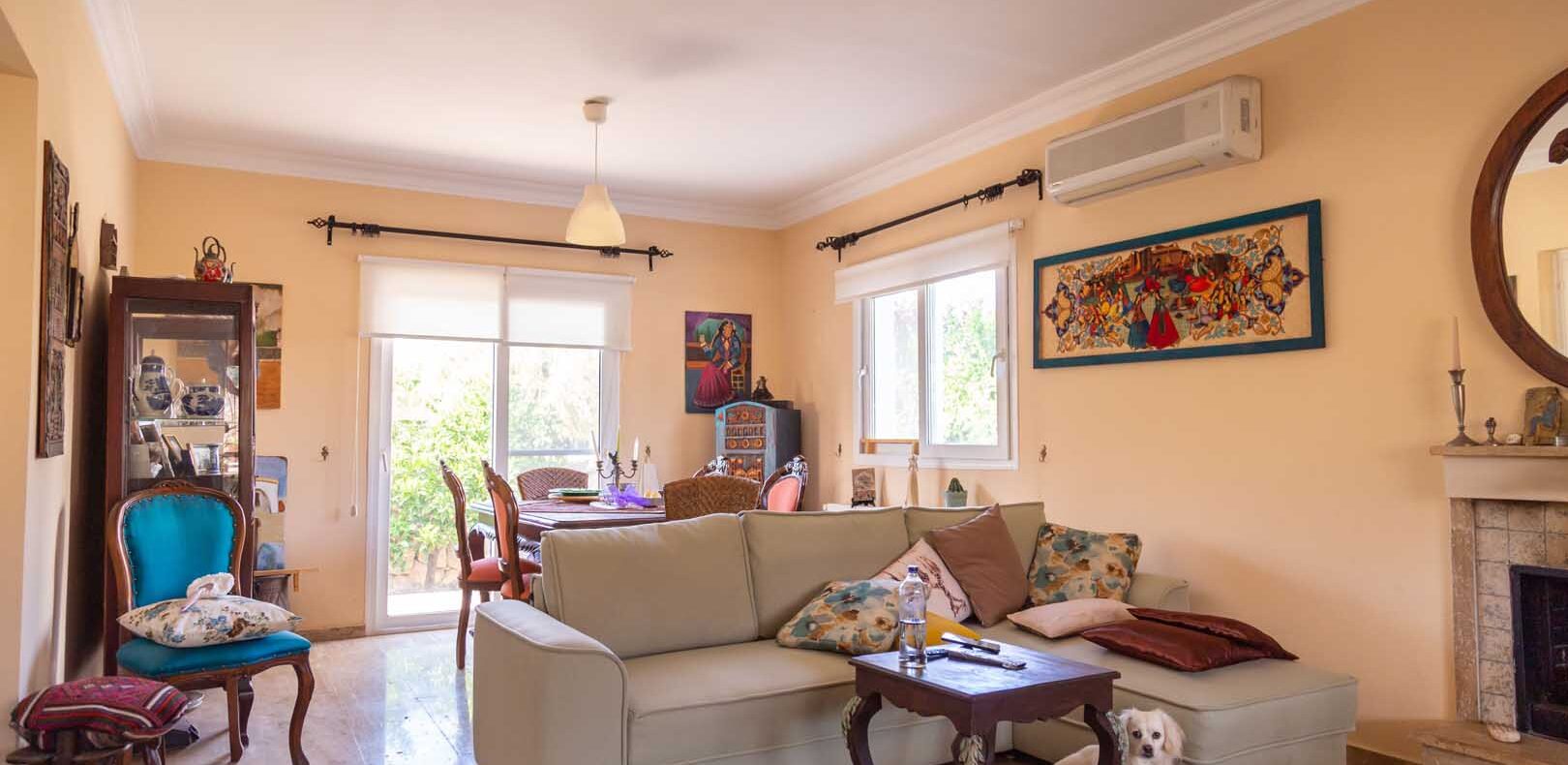 Girne Çatalköy'de Satılık Deniz ve Dağ Manzaralı Villa