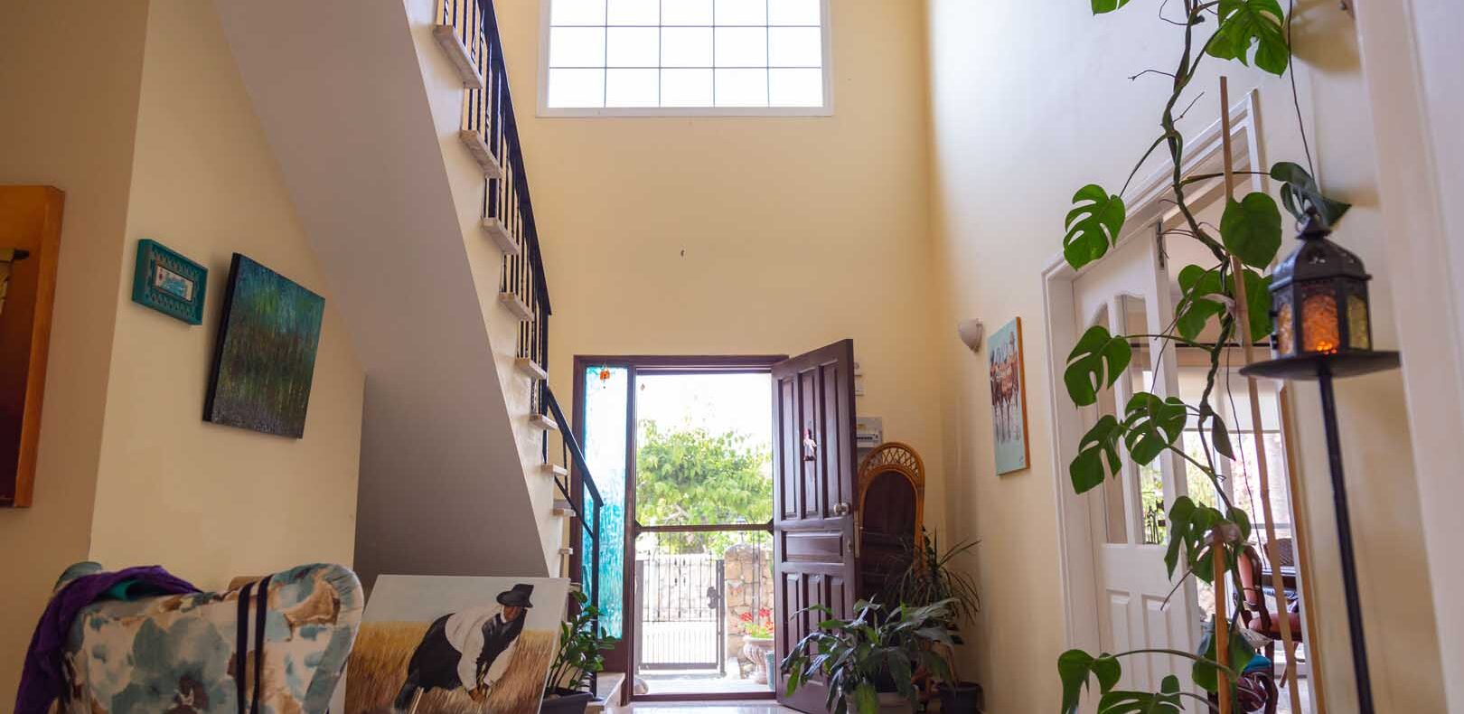 Girne Çatalköy'de Satılık Deniz ve Dağ Manzaralı Villa