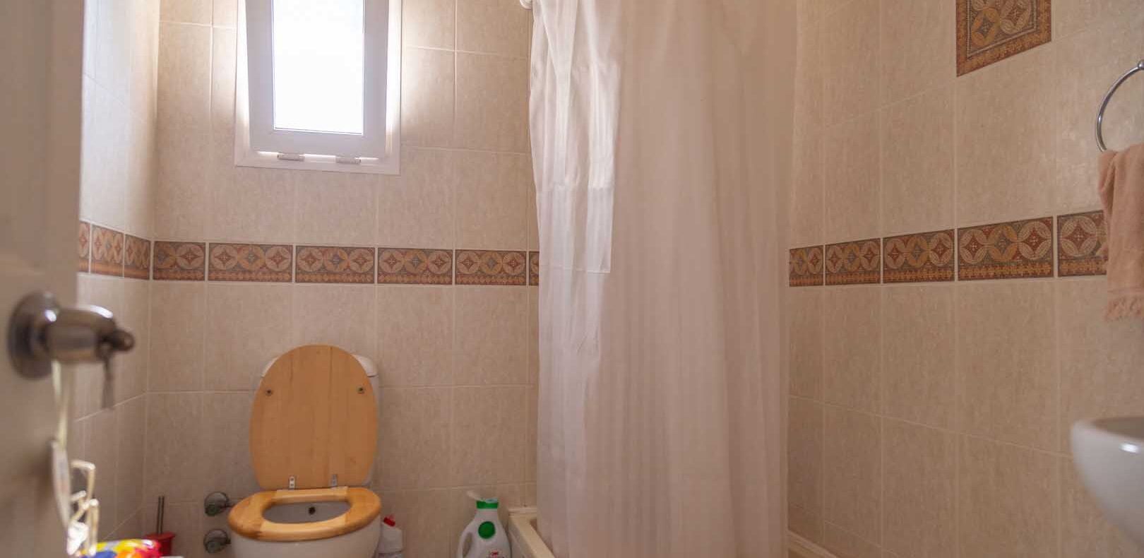 Girne Çatalköy'de Satılık Deniz ve Dağ Manzaralı Villa