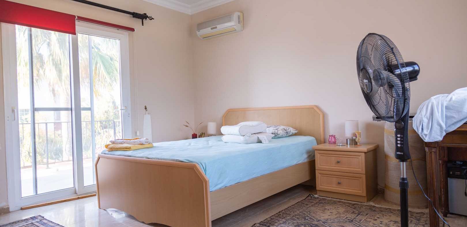 Girne Çatalköy'de Satılık Deniz ve Dağ Manzaralı Villa