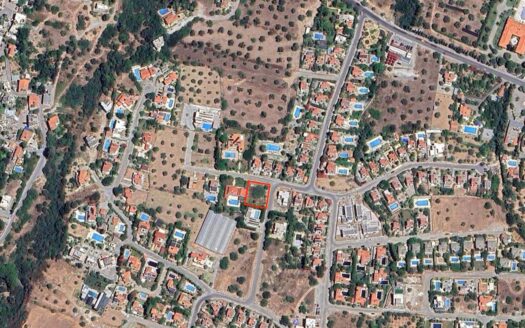 Girne Ozanköy’de 679 m2 Satılık Köşe Konumlu Arsa