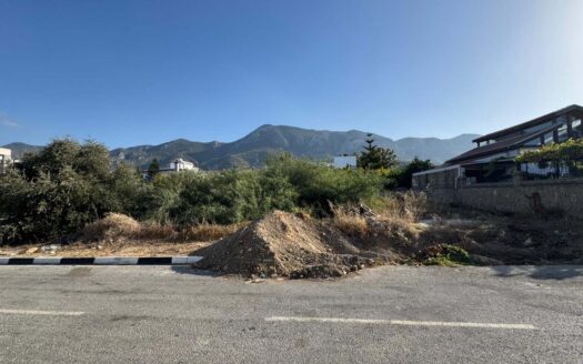 Girne Ozanköy’de 679 m2 Satılık Köşe Konumlu Arsa