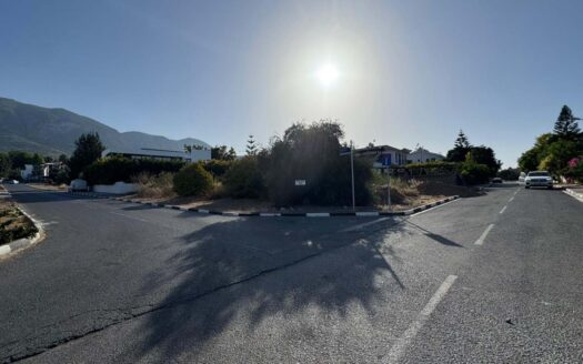 Girne Ozanköy’de 679 m2 Satılık Köşe Konumlu Arsa