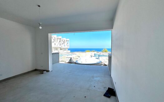 Esentepe’de Deniz ve Dağ Manzaralı Satılık 1+1 Bahçe Katı Daire