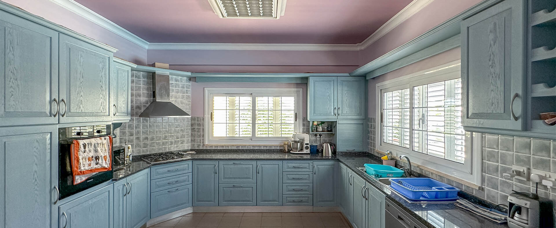 Kıbrıs Satılık Denize Yakın Özel Havuzlu Bahçeli Villa