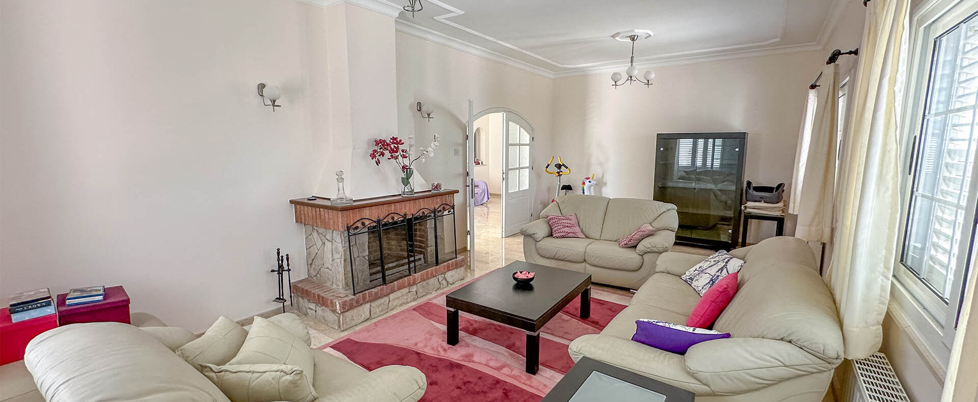 Kıbrıs Satılık Denize Yakın Özel Havuzlu Bahçeli Villa