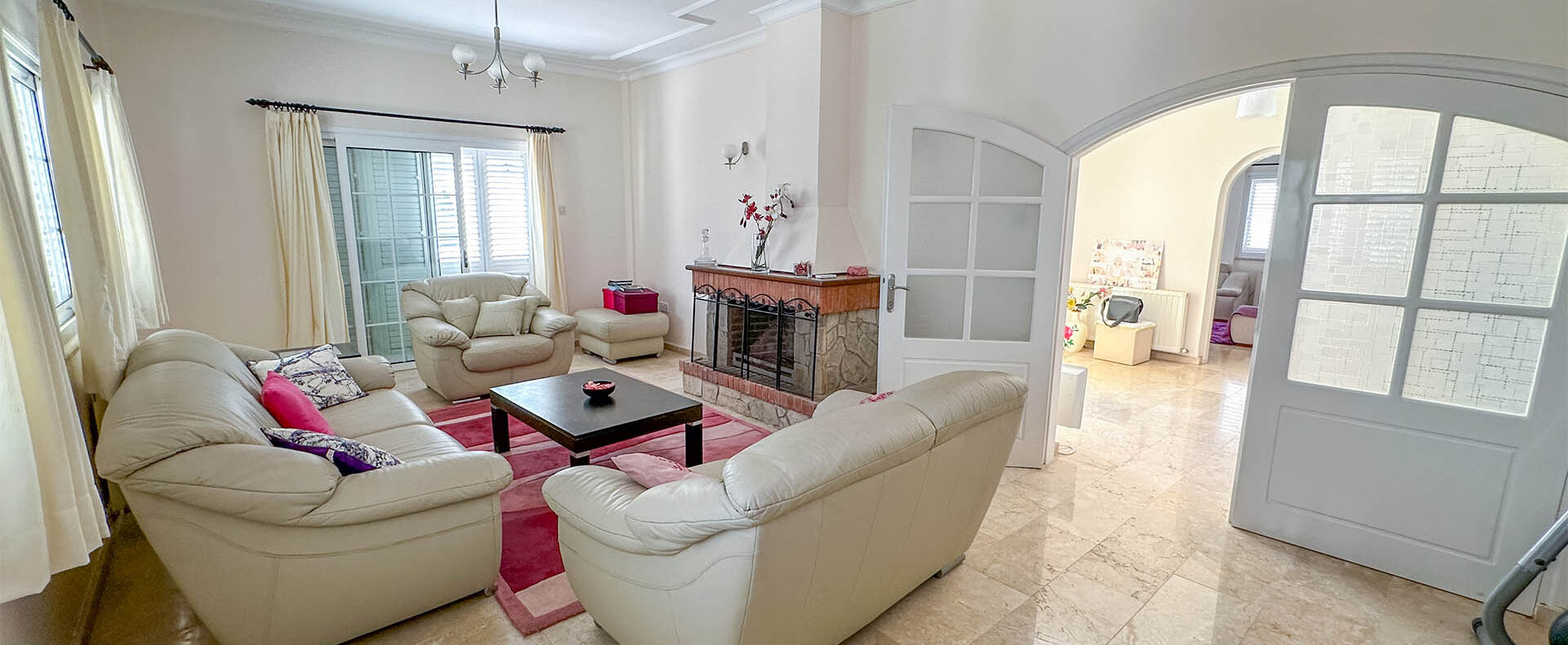 Kıbrıs Satılık Denize Yakın Özel Havuzlu Bahçeli Villa