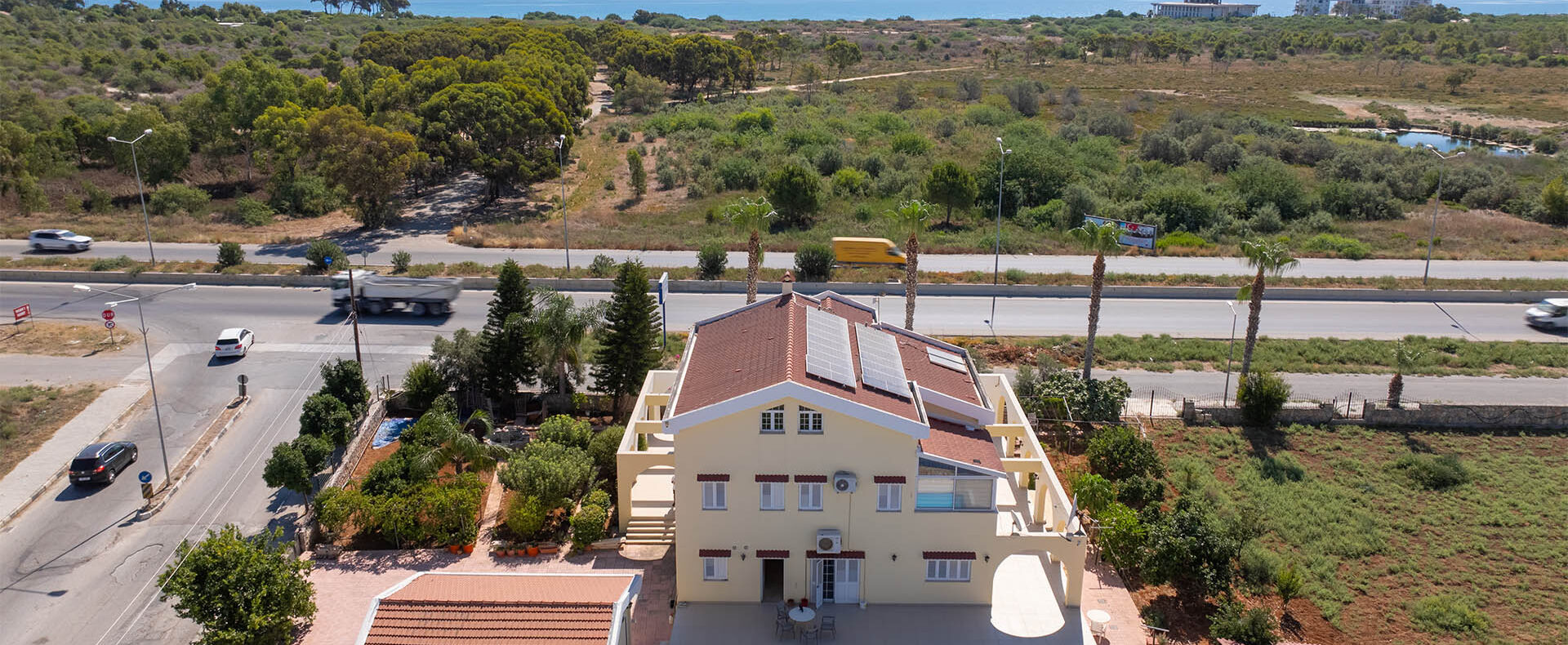 Kıbrıs Satılık Denize Yakın Özel Havuzlu Bahçeli Villa