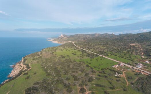 Yedikonuk’ta Denize Sıfır Satılık Arsa